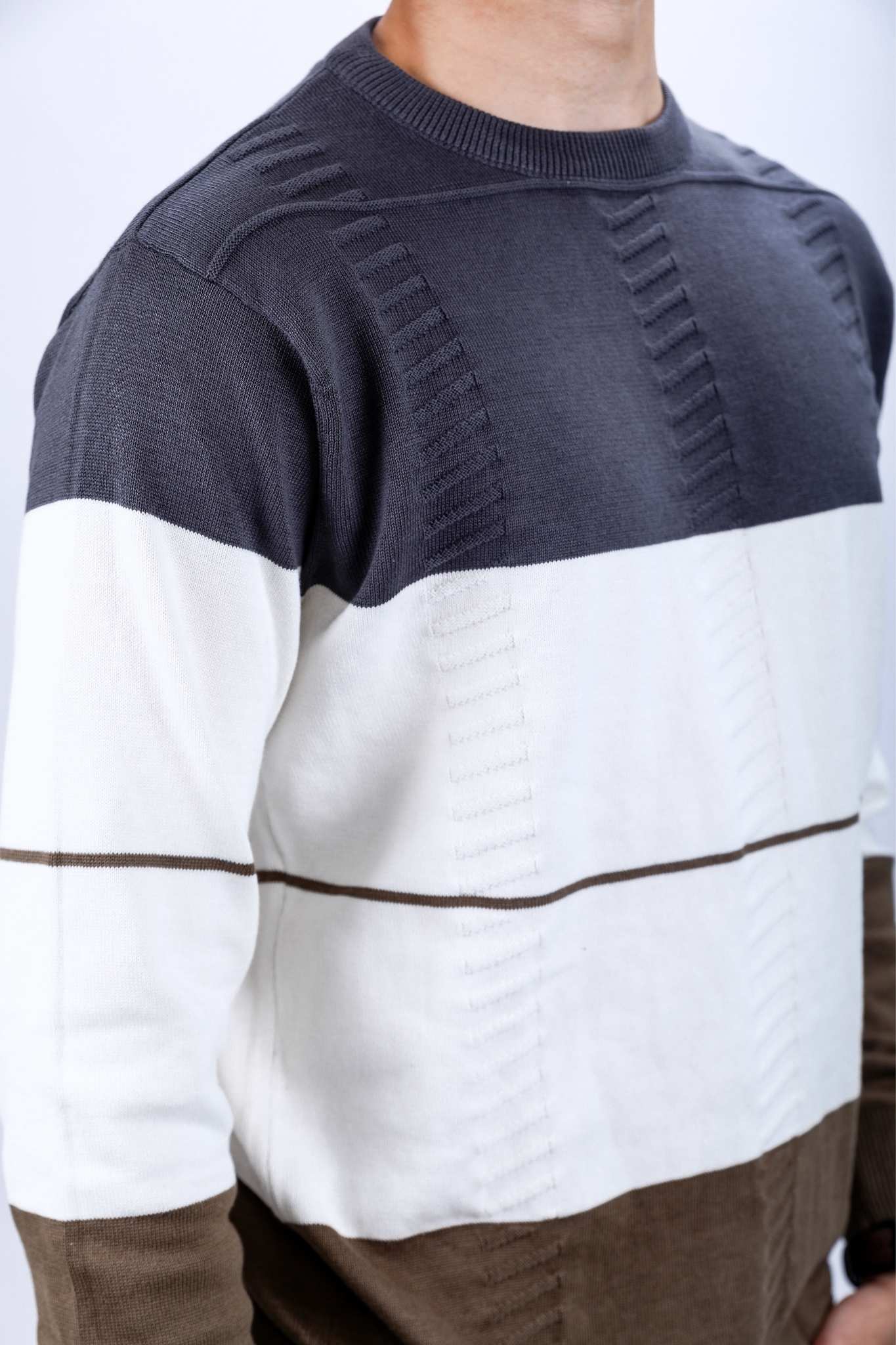 Color Block Knitted T-shirt (Sweatshirt)